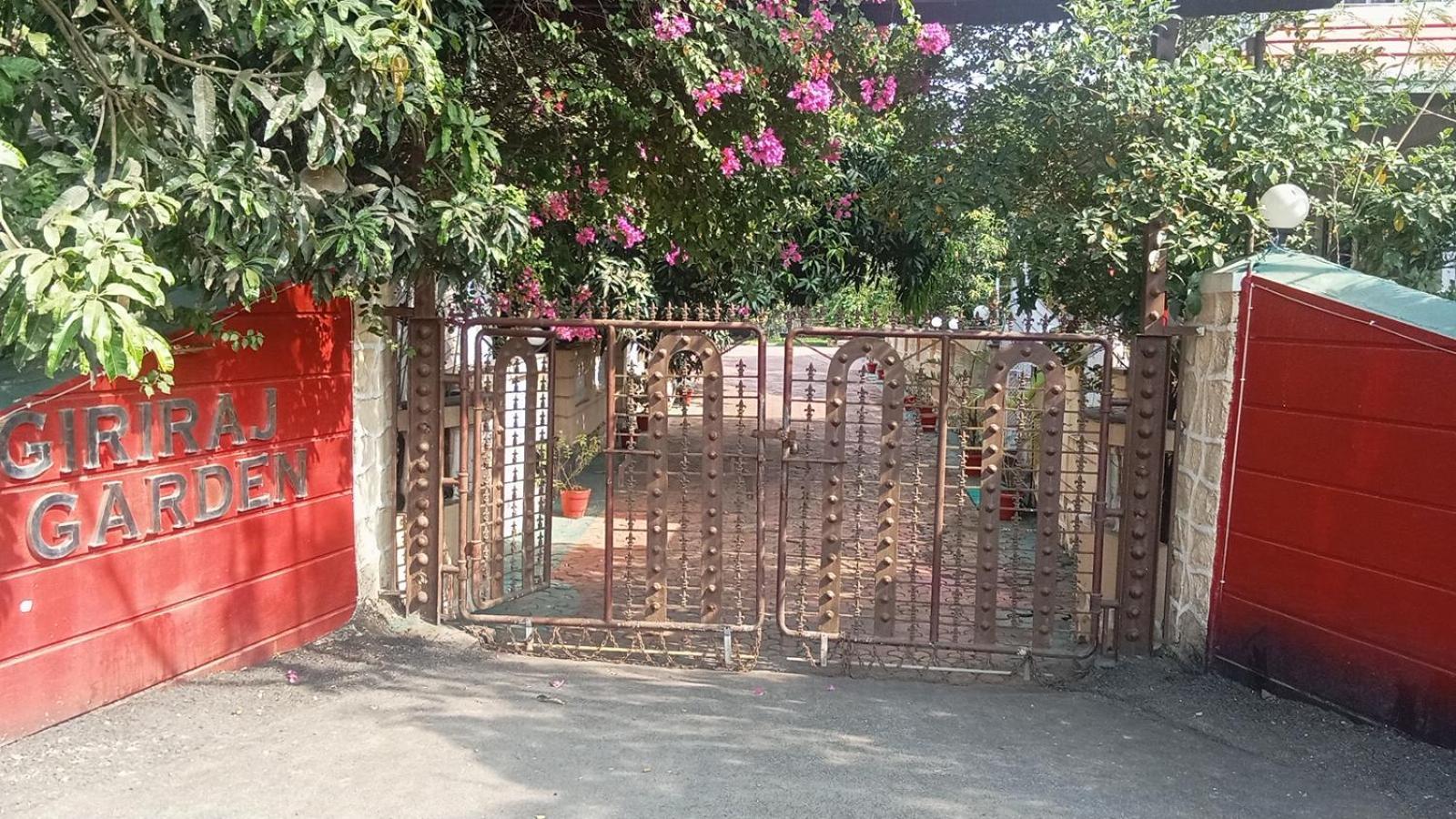 Giriraj Garden Resort Vagholi (Alibaug) Exterior foto